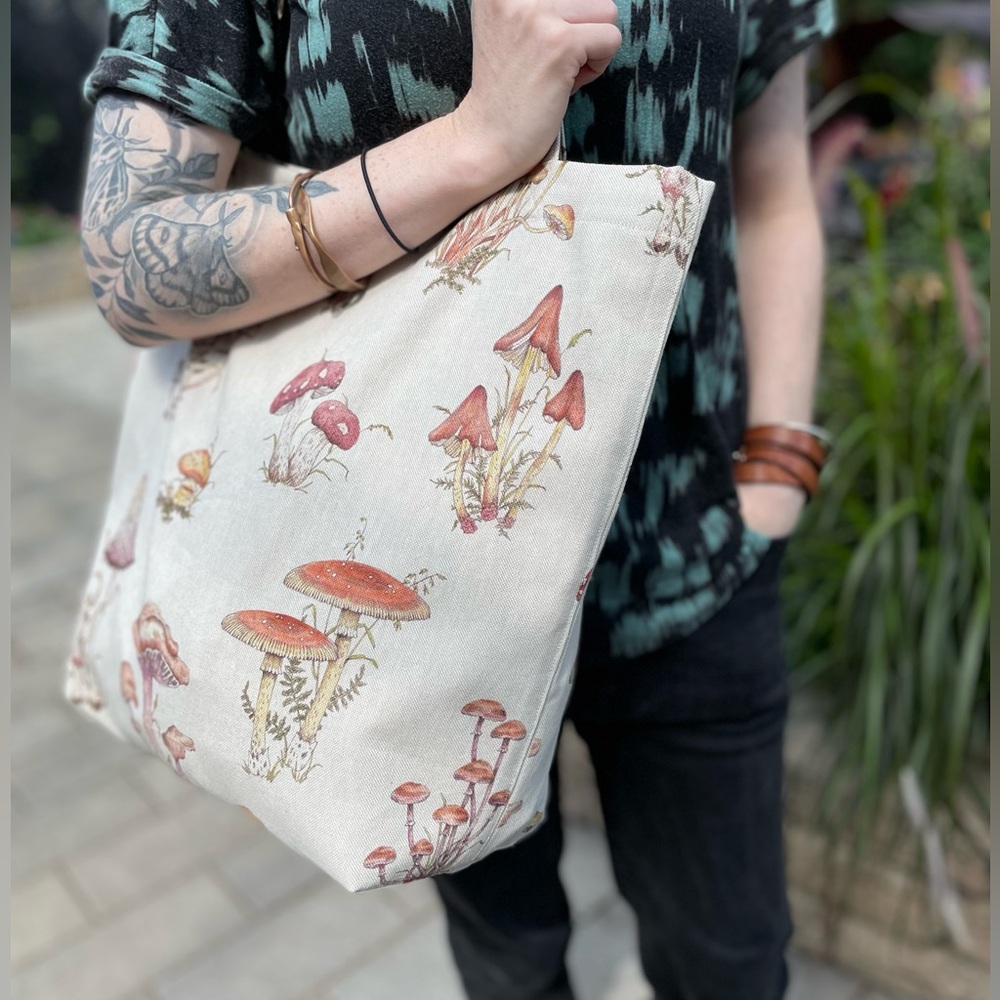 REVERSIBLE Mushroom & Moth tote bag - Handmade - Picture 2 of 10